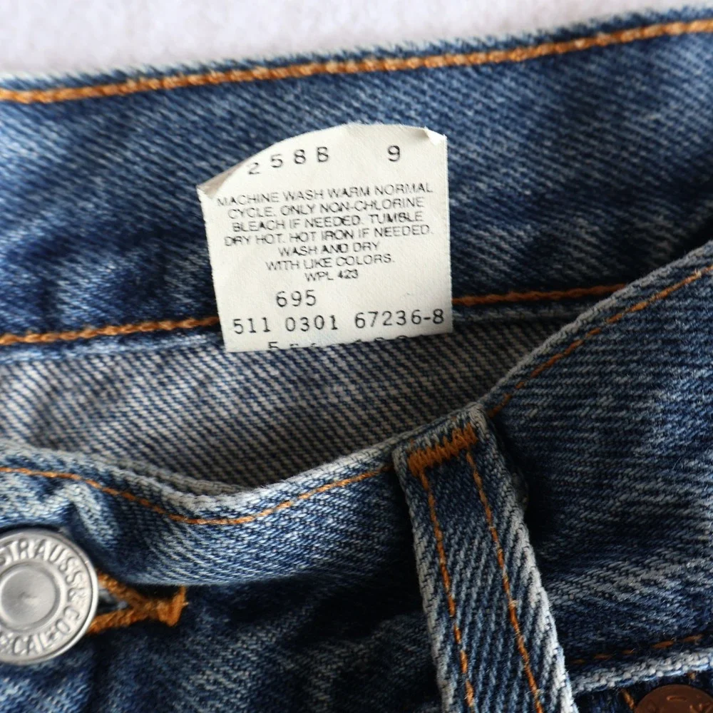 Vintage Y2K Levis 550 Jeans Men's 36x30 Denim USA Medium Wash 2001